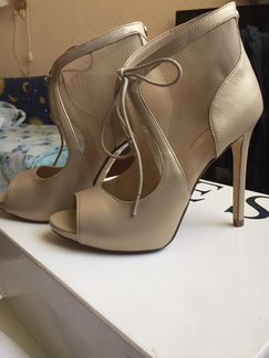 Босоножки Guess р.35