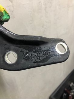 Петля крышки багажника задняя левая Mercedes-Benz